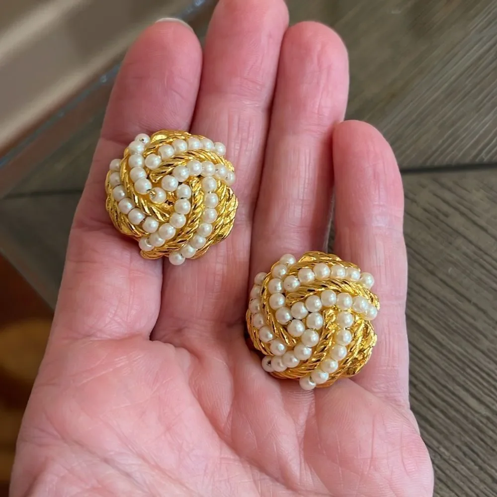 Avon Cirelle Collection Earrings With Surgical Steel Posts Faux Pearls